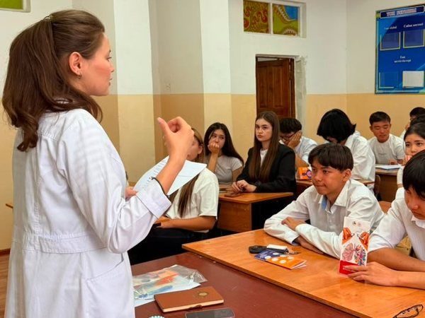 Специалисты городской поликлиники № 3 провели для первокурсников семинары об адаптации и здоровье