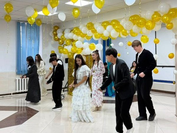 Студенты подготовили праздник ко Дню учителя