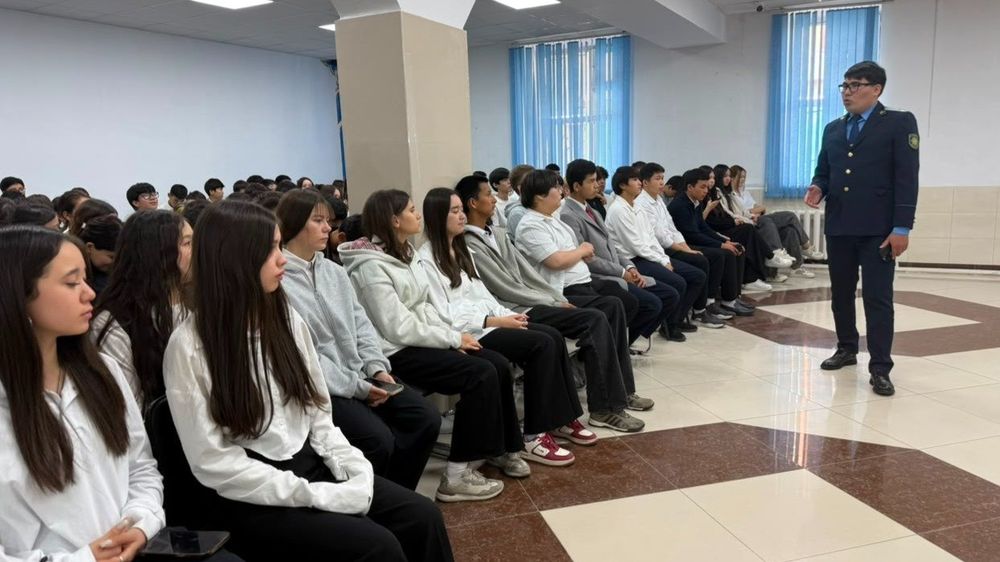 Представитель прокуратуры района Байқоңыр прочитал первокурсникам лекцию о правовой ответственности