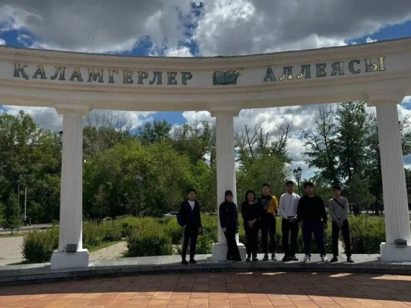 Прогулка по Аллее писателей